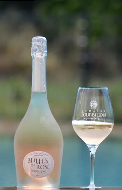 100% Innovation 
Blasen von Rosé