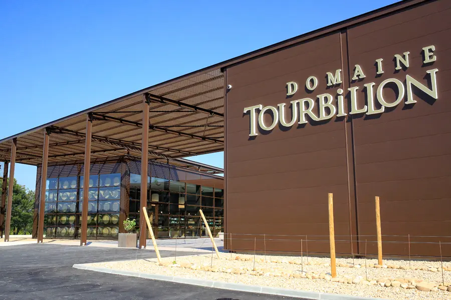 Que ramener d’un caveau en Provence ? Les vins à choisir au Domaine Tourbillon