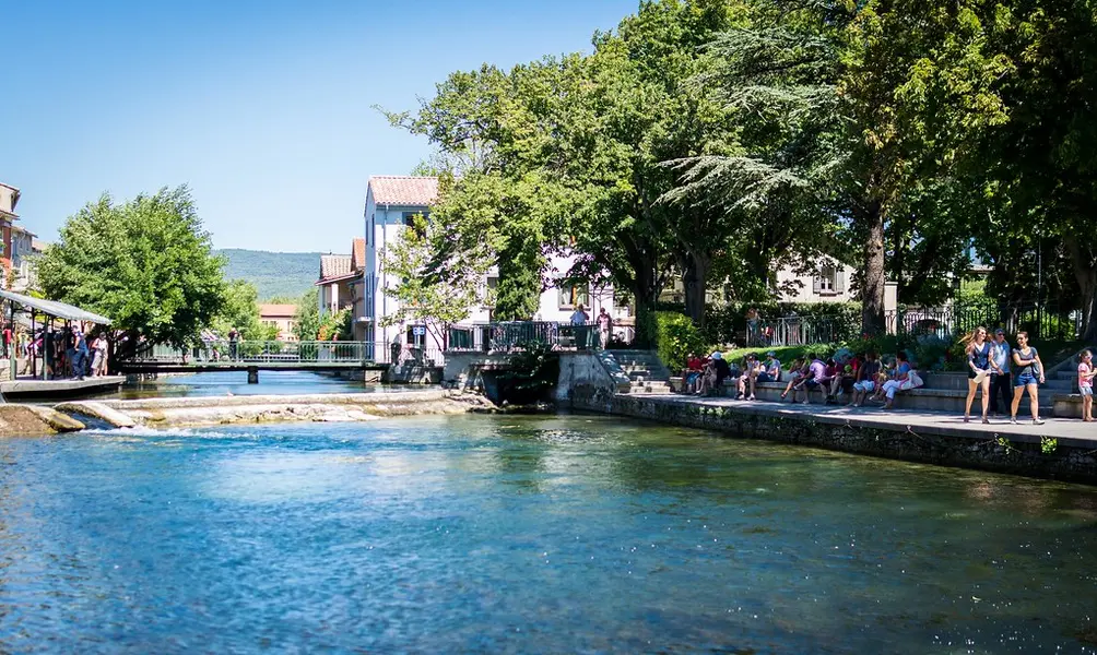 Une journée entre L’Isle-sur-la-Sorgue, Fontaine-de-Vaucluse et le Domaine Tourbillon
